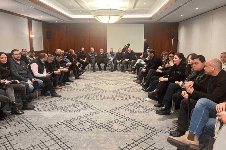 სასტუმრო „ქორთიარდ მარიოტში“ ოთხი ოპოზიციური გაერთიანების შეხვედრა იმართება