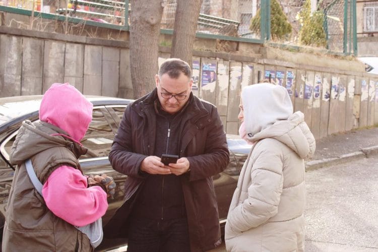 აფხაზეთის ავტონომიური რესპუბლიკის ფინანსთა და ეკონომიკის მინისტრი სამუშაო ჯგუფის ფორმატში ორთაჭალაში აფეთქების შედეგად დაზარალებულ მოსახლეობას შეხვდა