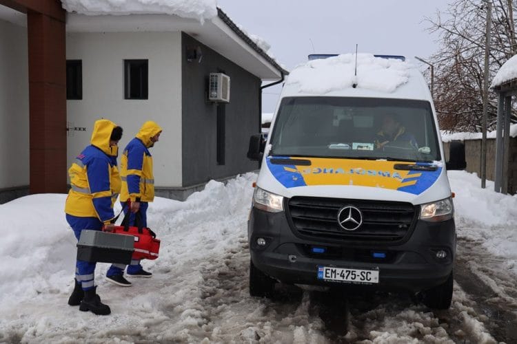 25-26 თებერვალს გურიის რეგიონში სასწრაფო დახმარების ექიმები 81 გამოძახებაზე იმყოფებოდნენ, ადგილზე დახმარება გაუწიეს 44 ადამიანს, მოხდა 30 პირის ჰოსპიტალიზაცია