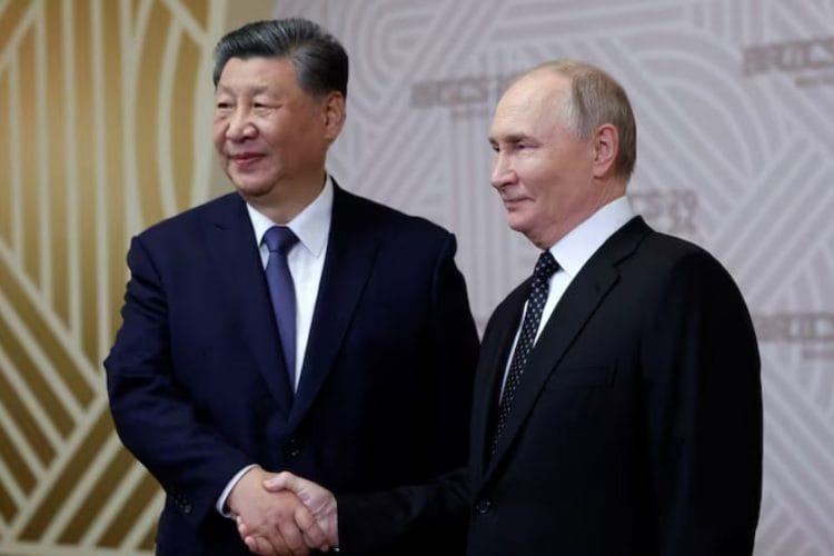 კრემლის ინფორმაციით, ვლადიმერ პუტინმა სი ძინპინს რუსეთსა და აშშ-ს შორის კონტაქტების შესახებ ინფორმაცია მიაწოდა