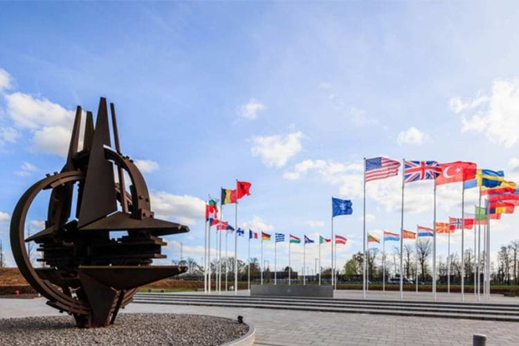 ბრიუსელში ნატო-ს თავდაცვის მინისტერიალი გრძელდება, რომელზეც უკრაინის საკითხზეც მსჯელობენ