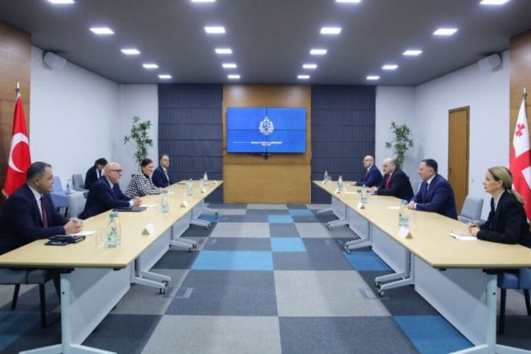 შინაგან საქმეთა მინისტრი საქართველოში თურქეთის რესპუბლიკის ელჩს შეხვდა