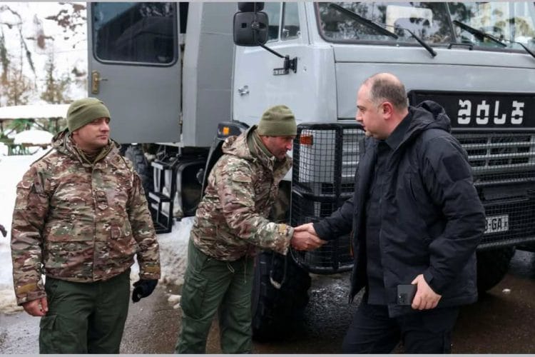 სტიქიის შედეგებთან გამკლავების ღონისძიებებში თავდაცვის ძალების ასობით სამხედრო და ათობით სპეციალური ტექნიკა მონაწილეობს