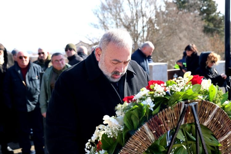 კობა კობალაძე: ,,როდესაც ვფიქრობთ, ვსაუბრობთ, შვილებს ვზრდით, ერთი რამ უნდა გვახსოვდეს, დღეს ყველა მუხლმოდრეკით და ქედმოდრეკით ამოვდივართ ესეთ ადგილებზე, სადაც უკვდავება ჰპოვეს ჩვენმა გმირებმა” !