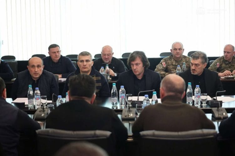 პრემიერ-მინისტრი ირაკლი კობახიძე, პრეზიდენტ მიხეილ ყაველაშვილთან ერთად, იმერეთის რეგიონში დიდთოვლობით გამოწვეული პრობლემების გადაჭრის მიზნით მიმდინარე ღონისძიებებს და არსებულ გამოწვევებს გაეცნო