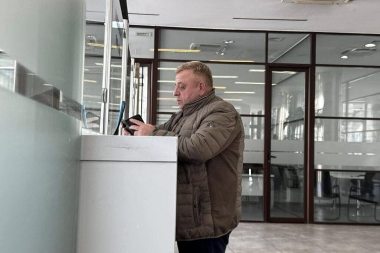 გენერალურ პროკურატურაში საბოტაჟის მცდელობის და უცხოეთის კონტროლს დაქვემდებარებული ორგანიზაციისათვის მტრულ საქმიანობაში დახმარების საქმეზე ლევან ნიკოლეიშვილი იკითხება