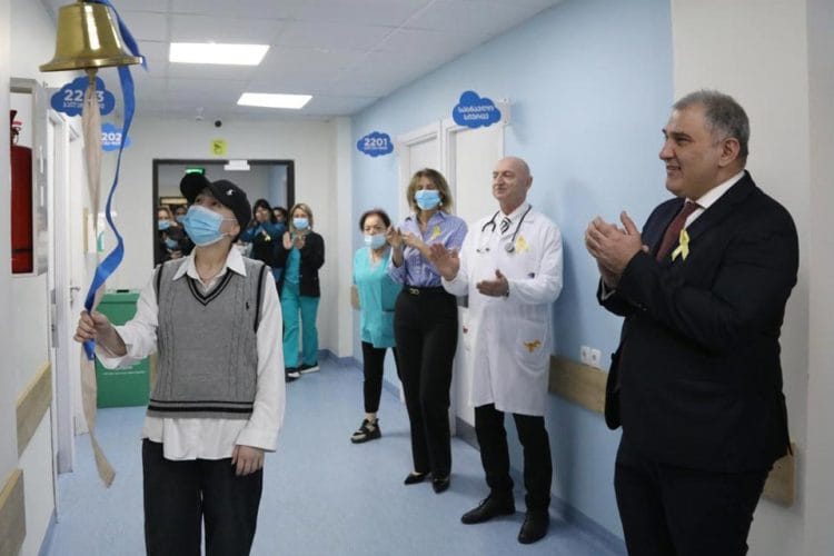 ბავშვთა ონკოლოგიური დაავადებების საერთაშორისო დღესთან დაკავშირებით, მიხეილ სარჯველაძე იაშვილის ბავშვთა ცენტრალურ საავადმყოფოში იმყოფებოდა