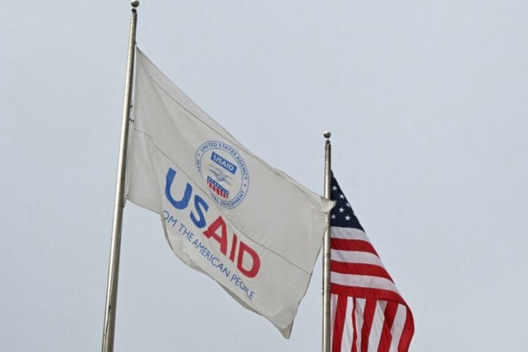 აშშ-ის ფედერალურმა მოსამართლემ დონალდ ტრამპის ადმინისტრაციის მიერ USAID-ის, სულ მცირე, 2 200 თანამშრომლის ადმინისტრაციულ შვებულებაში გაშვების გადაწყვეტილება შეაჩერა