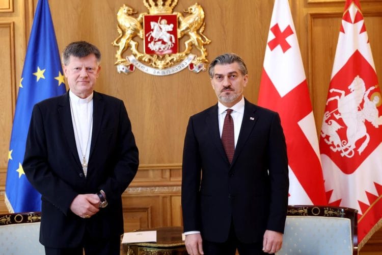 მიხეილ ყაველაშვილმა წმინდა საყდრის დესპანთან, საქართველოში აკრედიტებული დიპლომატიური კორპუსის დუაიენთან, არქიეპისკოპოს ანტე იოზიჩთან გაცნობითი შეხვედრა გამართა