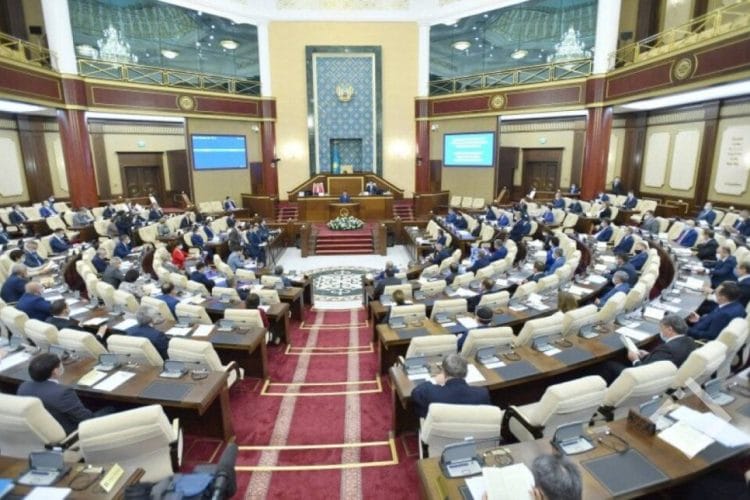 ყაზახეთის პარლამენტში „უცხოური აგენტების შესახებ“ კანონის მიღების ინიციატივით გამოვიდნენ