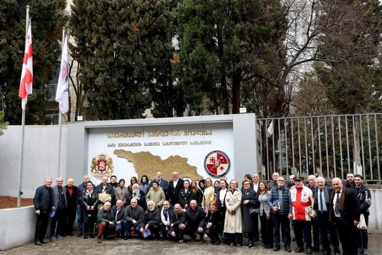 დღეს, ქართული ჟურნალისტიკის დღესთან დაკავშირებით, ვეტერანების საქმეთა სახელმწიფო სამსახურში გაიმართა შეხვედრა საქართველოს ტერიტორიული მთლიანობისათვის ბრძოლების მონაწილე და სამხედრო თემატიკაზე მომუშავე უფროსი და უმცროსი თაობის ჟურნალისტებთან