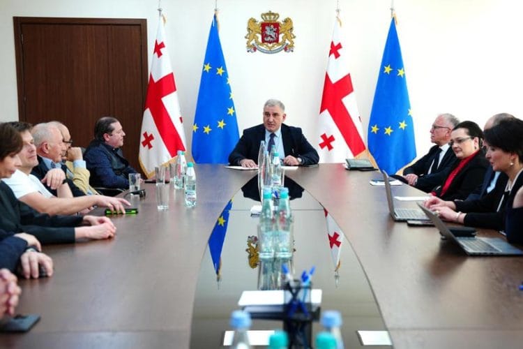 მიხეილ სარჯველაძე დიალიზის სერვისის მიმწოდებელი დაწესებულებებისა და „დიალიზის, ნეფროლოგიისა და თირკმლის ტრანსპლანტაციის კავშირის“ წარმომადგენლებს შეხვდა