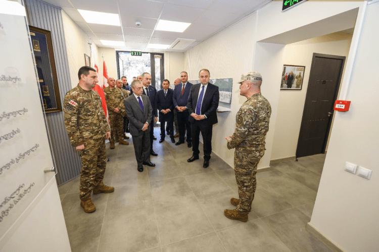 საქართველოს თავდაცვის მინისტრმა თბილისში სამხედრო გაწვევისა და რეკრუტირების ეროვნული სააგენტოს ახალი ცენტრი გახსნა