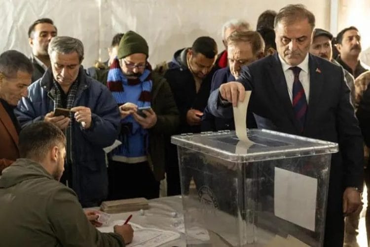 თურქეთში „სახალხო რესპუბლიკური პარტიის“ საპრეზიდენტო კანდიდატის შესარჩევად კენჭისყრა ჩატარდა, პარტიამ წევრებს მოუწოდა, სოლიდარობის ნიშნად, დაკავებული ეკრემ იმამოღლუსთვის მიეცათ ხმა