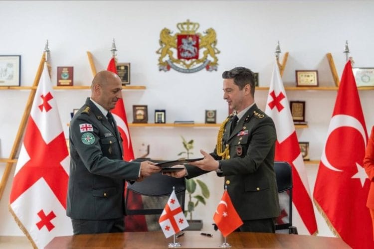 თურქულმა მხარემ საერთო საჯარისო ცენტრის საარტილერიო სკოლას განახლებული სასწავლო სიმულატორი გადასცა