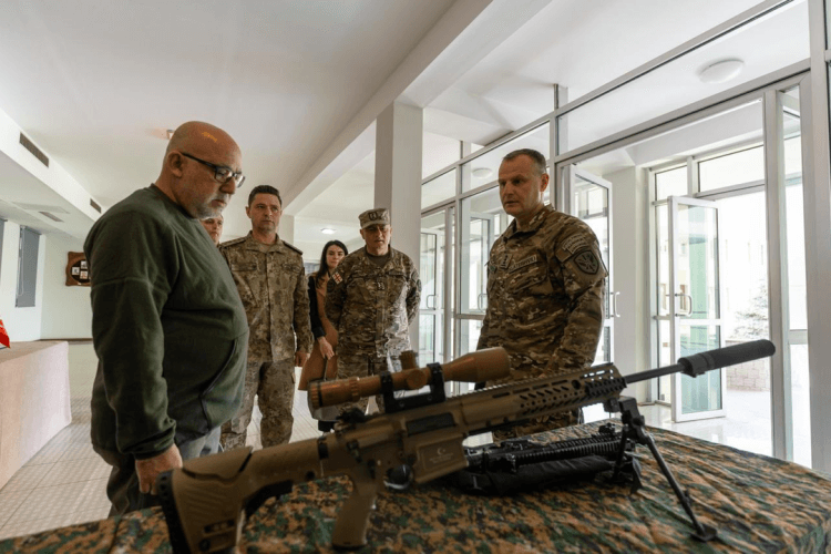 თურქულმა მხარემ თავდაცვის ძალების სპეციალური ოპერაციების სარდლობას მოიერიშე შაშხანები გადასცა
