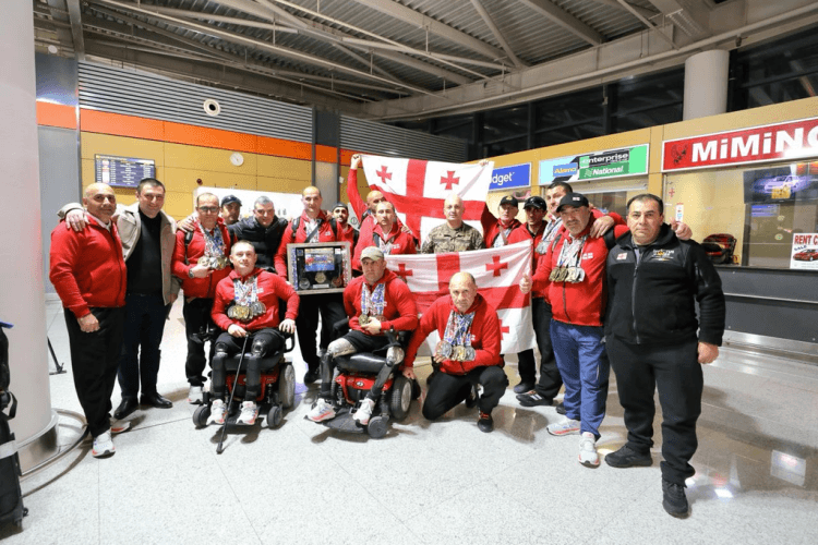 თავდაცვის სამინისტროს დაჭრილ-დაშავებული სამხედროების გუნდი აშშ-დან 34 მედლით დაბრუნდა