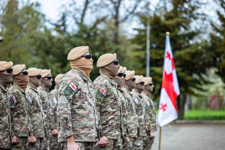 მუხროვანში საპარაშუტო მომზადების სკოლის კურსდამთავრებულთა გამოსაშვები ღონისძიება გაიმართა