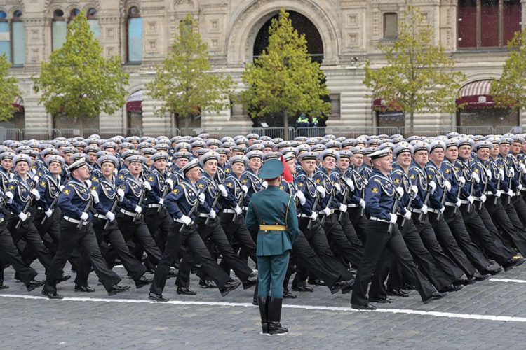 რუსული მედიის ცნობით, მოსკოვში 9 მაისს დაგეგმილ აღლუმს 18 ქვეყნის ლიდერები დაესწრებიან