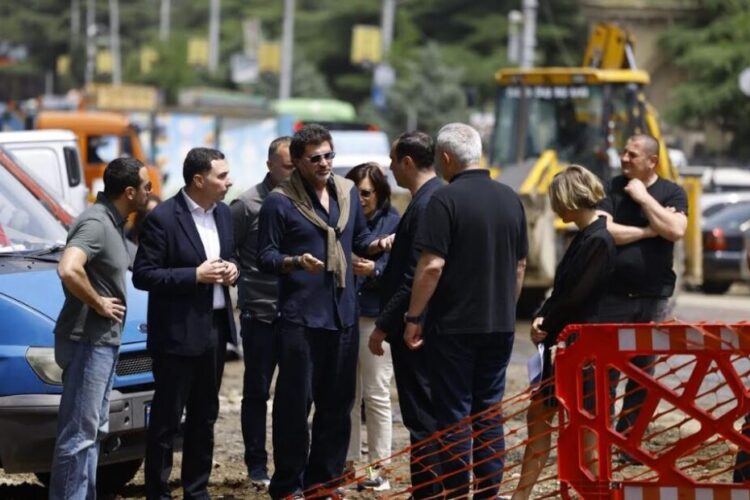 კახა კალაძე ვაკეში, ჩოლოყაშვილისა და წერეთლის ქუჩების რეაბილიტაციის პროცესს გაეცნო