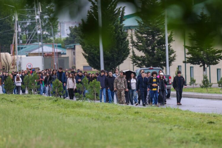 „ერთი დღე ჯარში“ პროექტის ფარგლებში მე-4 ქვეით ბრიგადაში მოსწავლეებს უმასპინძლეს