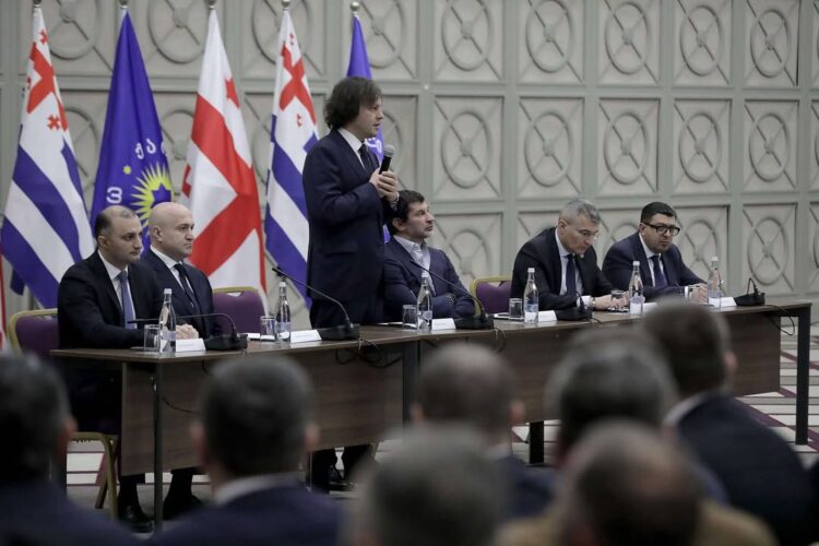 „ქართული ოცნება – დემოკრატიული საქართველოს“ ლიდერები აჭარის ავტონომიურ რესპუბლიკაში პარტიული ორგანიზაციების წარმომადგენლებს შეხვდნენ