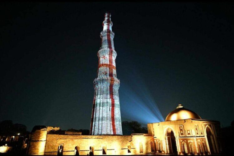 26 მაისთან დაკავშირებით, სხვადასხვა ქვეყნის ღირსშესანიშნაობები საქართველოს დროშის ფერებში განათდა