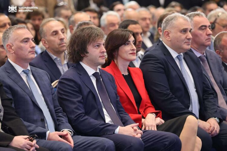 პრემიერ-მინისტრი ირაკლი კობახიძე თბილისის ურბანული და სატრანსპორტო პოლიტიკის შესახებ დედაქალაქის მერის ანგარიშის მოსმენას დაესწრო