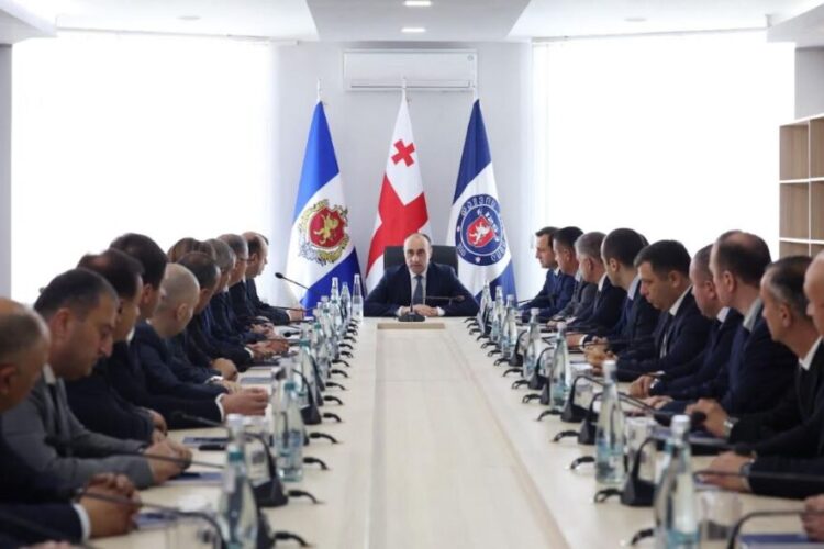 შს მინისტრმა დაცვის პოლიციის დეპარტამენტის თანამშრომლებს ახალი ხელმძღვანელი თეიმურაზ კუპატაძე წარუდგინა