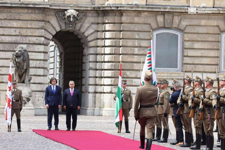 პრემიერ-მინისტრ ირაკლი კობახიძის ხელმძღვანელობით, საქართველოს სამთავრობო დელეგაციის ოფიციალური ვიზიტი უნგრეთში დაიწყო