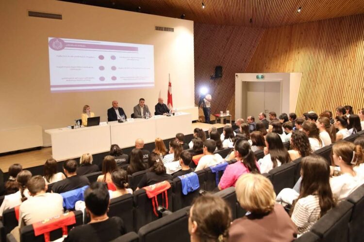 საქართველოს შინაგან საქმეთა სამინისტრომ ბავშვობის ასაკში ქორწინების წინააღმდეგ ტრადიციად ქცეული კამპანია „ნუ წაართმევ ბავშვობას“ დაიწყო