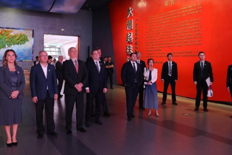 „ქართული ოცნების“ საპარლამენტო დელეგაცია ჩინეთში ოფიციალურ შეხვედრებს მართავს