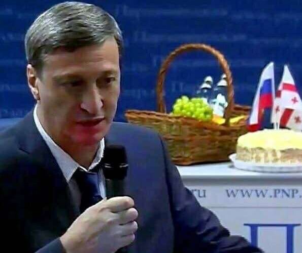 აგასი არაბიანი: ,,ალიევს და ფაშინიანს განსხვავებული მოთხოვნილებები აქვთ – ერთს სომხური მიწები სჭირდება, მეორეს – პირადი კაპიტალი”