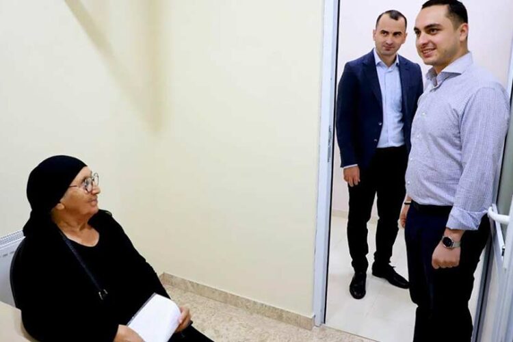 აფხაზეთიდან დევნილებს ქუთაისში უფასო სამედიცინო გამოკვლევები ჩაუტარდათ