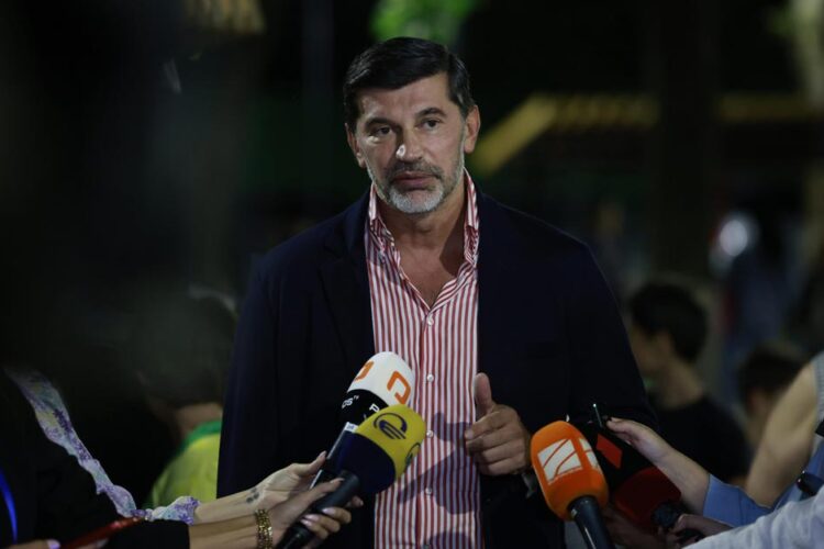 კახა კალაძე – შეიძლება, ვიღაცას სხვა პოლიტიკური შეხედულება ჰქონდეს, მაგრამ მივიდეთ, ერთმანეთს ცხვირ-პირი დავალეწოთ და ბანერები დავუხიოთ, ეს დემოკრატიასთან და ევროპასთან კავშირში არ არის