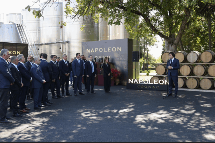 ირაკლი კობახიძე – მსოფლიოში ცნობილი ბრენდი „ნაპოლეონი“ საქართველოში ჩამოისხმება, რაც მორიგი დასტურია, რომ უცხოელ ინვესტორებს ნდობა აქვთ საქართველოს ბიზნესგარემოს მიმართ