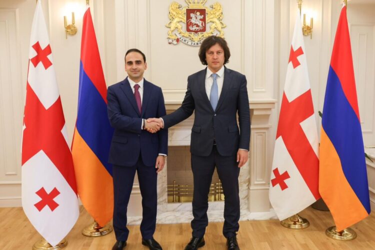 საქართველოს პრემიერ-მინისტრი ირაკლი კობახიძე ერევნის მერს, ტიგრან ავინიანს შეხვდა