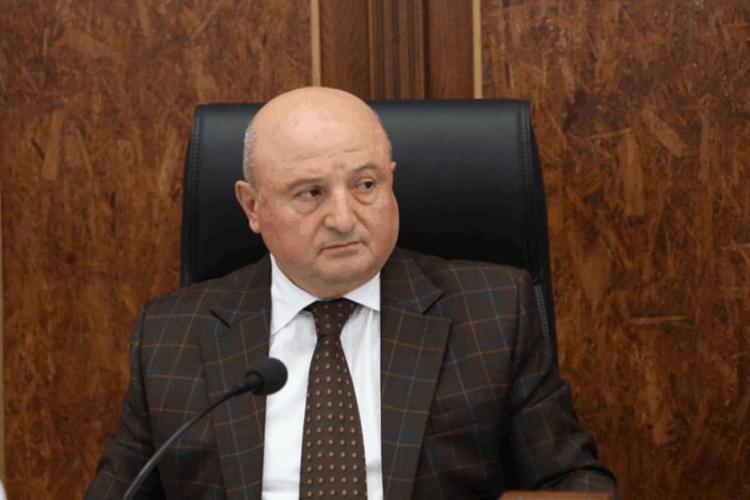 სომხეთში ქალაქ გიუმრის მერი და კიდევ შვიდი ადამიანი დააკავეს