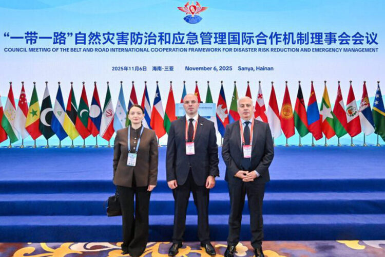 შინაგან საქმეთა მინისტრის მოადგილე შალვა თადუმაძე, საგანგებო სიტუაციების მართვის სამსახურის უფროსთან, თეიმურაზ მღებრიშვილთან ერთად, სამუშაო ვიზიტით ჩინეთში, ხაინანის პროვინციას ეწვია