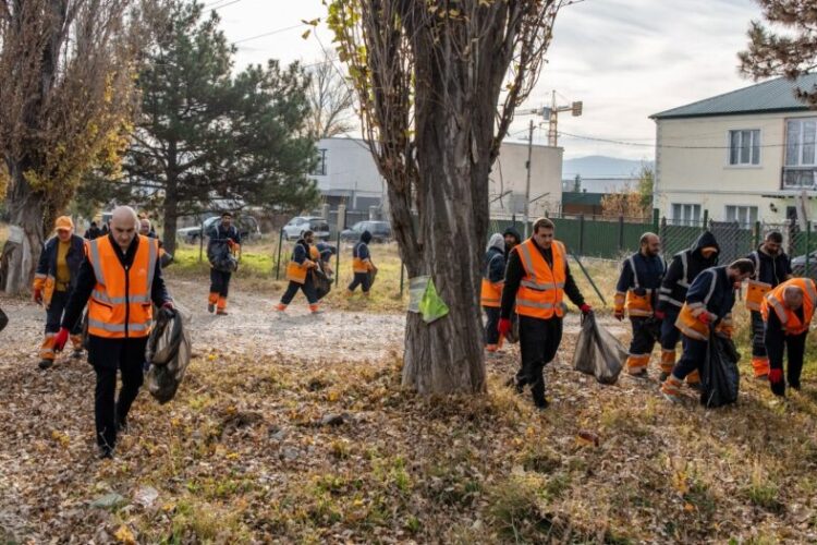 „თბილსერვის ჯგუფი“ მოქალაქეებს მოუწოდებს, საყოფაცხოვრებო ნარჩენი მხოლოდ ახლომდებარე ურნაში განათავსონ