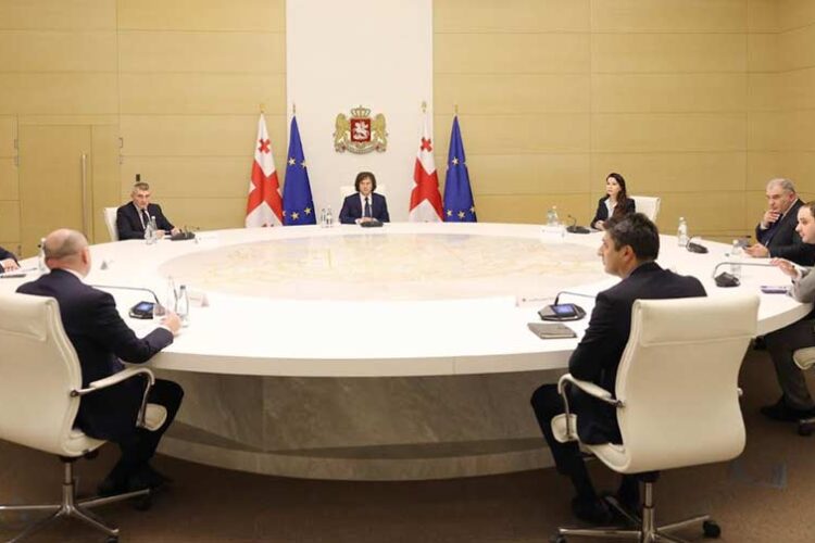 ირაკლი კობახიძის ხელმძღვანელობით მოქმედი სამთავრობო საკოორდინაციო კომისია, სასურსათო პროდუქციასა და მედიკამენტებთან ერთად, საწვავის ფასებთან დაკავშირებითაც იმუშავებს