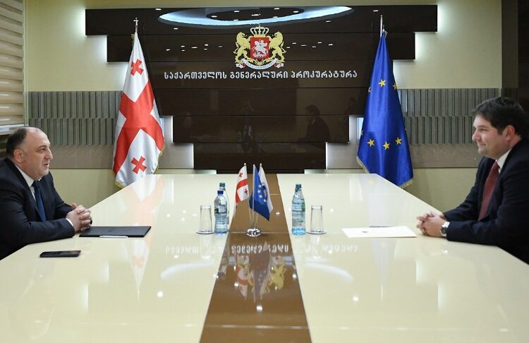 გენერალური პროკურორი გიორგი გვარაკიძე „ადვოკატთა ასოციაციის“ თავმჯდომარეს, ირაკლი ყანდაშვილს შეხვდა
