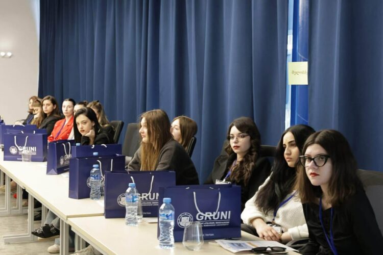 20–23 თებერვალს, გრუნის სტუდენტები, უნივერსიტეტის სრული დაფინანსებით, „ზამთრის სკოლაში“ მონაწილეობდნენ