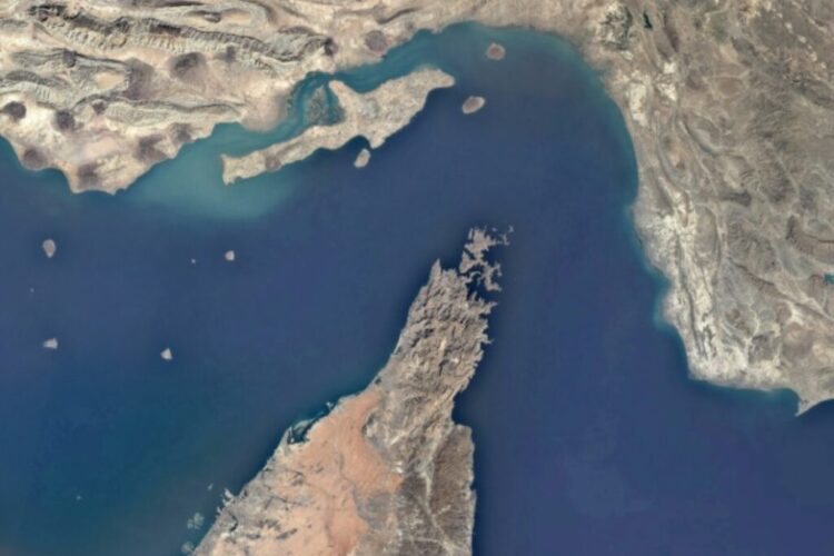 ირანის თავდაცვის საბჭო – ირანის სანაპიროებზე ან კუნძულებზე თავდასხმის ნებისმიერი მცდელობა სპარსეთის ყურეში და სანაპიროებზე ყველა საკომუნიკაციო ხაზის დანაღმვას გამოიწვევს