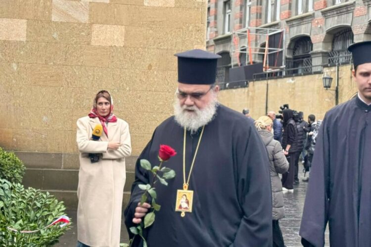 კვიპროსის მართლმადიდებელი ეკლესიის წარმომადგენელი – ილია მეორე ყოველთვის ზრუნავდა თავის ხალხზე, დაობლდა მთელი მართლმადიდებლური სამყარო, თუმცა ის ყველასთვის მფარველი ანგელოზია