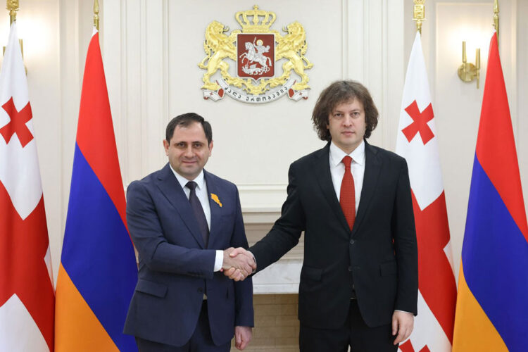 საქართველოს პრემიერ-მინისტრი სომხეთის რესპუბლიკის თავდაცვის მინისტრს შეხვდა