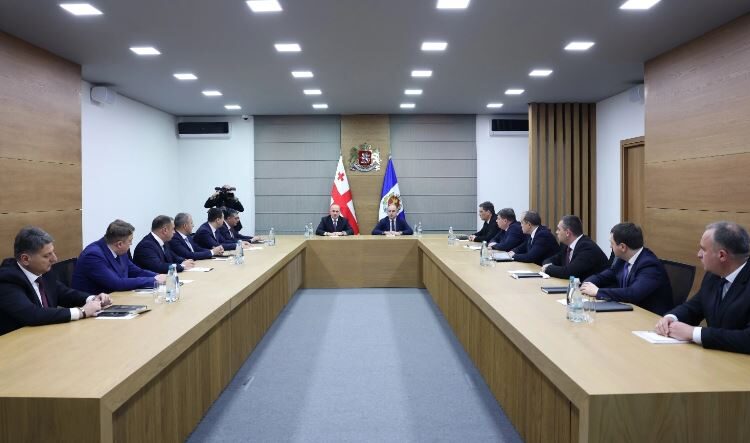 შინაგან საქმეთა მინისტრმა, სულხან თამაზაშვილმა პოლიციის დეპარტამენტების დირექტორებთან სამუშაო თათბირი გამართა