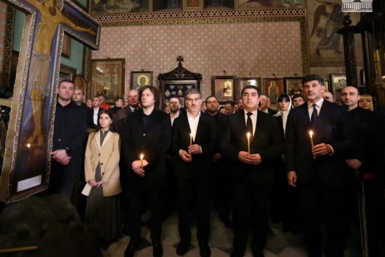 შალვა პაპუაშვილი სიონის საკათედრო ტაძარში სააღდგომო ლიტურგიას დაესწრო