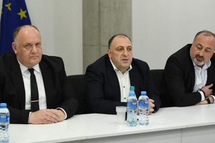 გიორგი გვარაკიძემ შიდა ქართლისა და მცხეთა-მთიანეთის საოლქო პროკურატურის თანამშრომლებს ახალი ხელმძღვანელი წარუდგინა