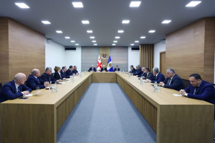 სულხან თამაზაშვილმა დროებითი მოთავსების უზრუნველყოფის დეპარტამენტის ხელმძღვანელ პირებთან შეხვედრა გამართა